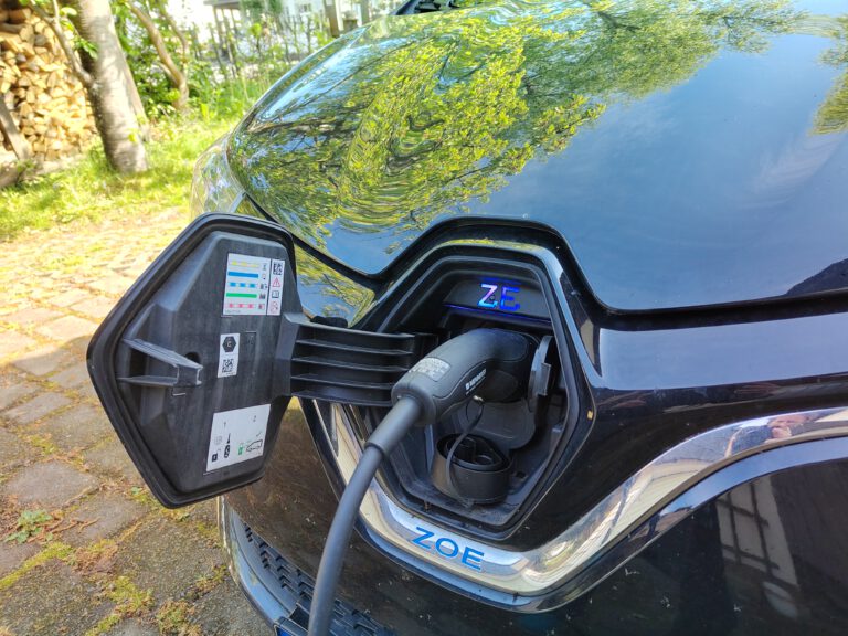 Steigende Absatzzahlen bei E-Fahrzeugen auch in Oberberg
